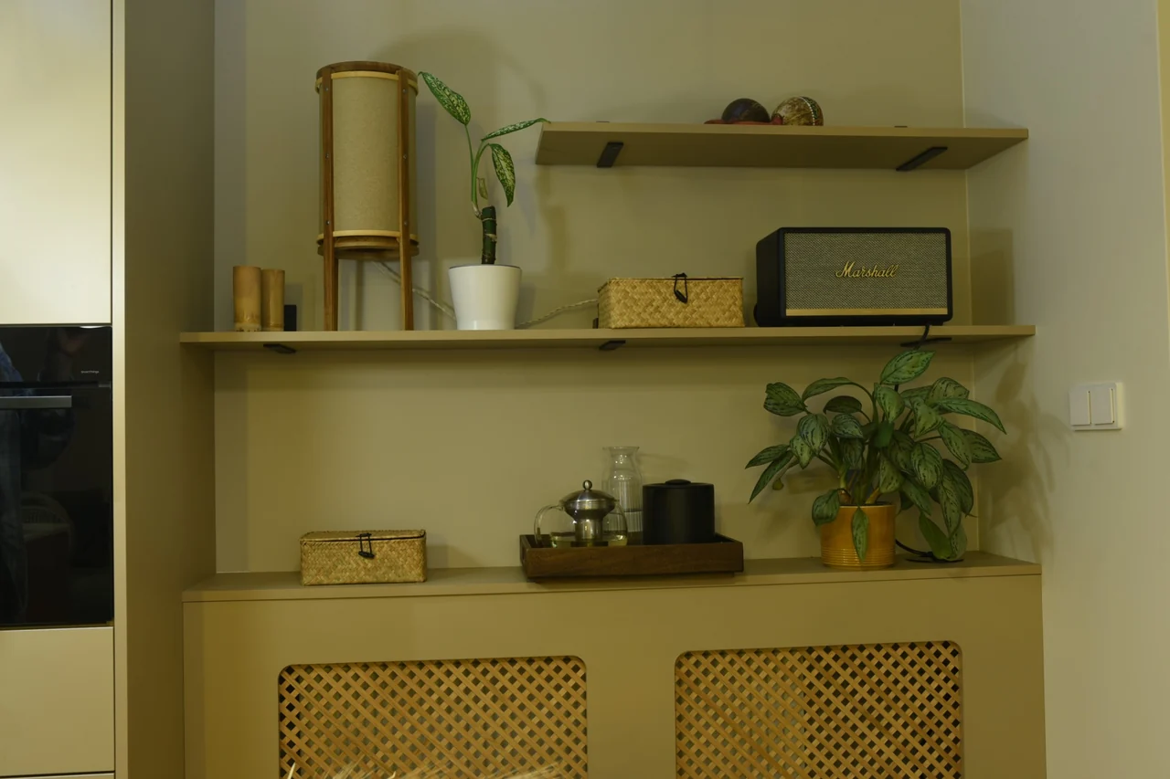 To samo wnętrze na Karłowicach z wyłączoną lampą Ambient-50